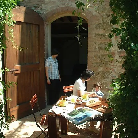 בית כפרי Bosco Della Spina מורלו